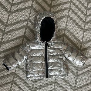 NWOT Primary Baby Cozy Fleece Lined Silver Puffer for infant 0-6 Months
